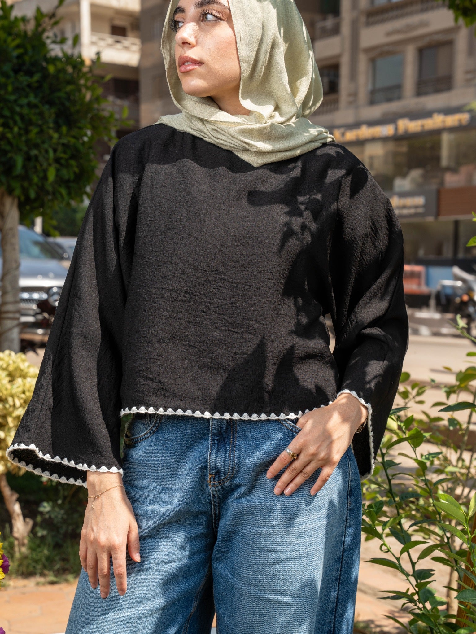 Black Flow Top